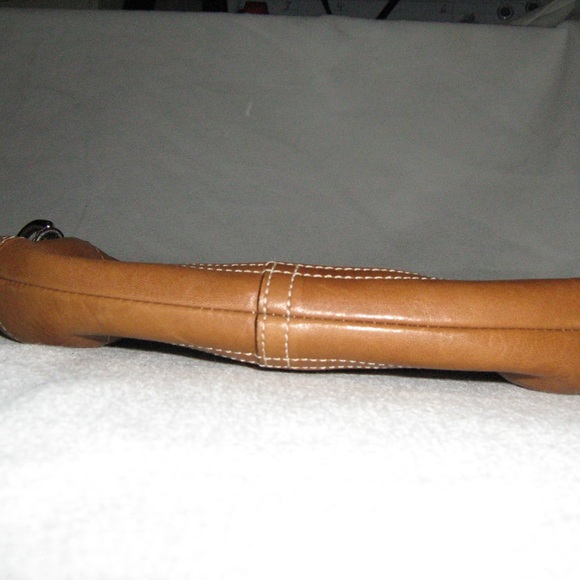 Coach - Picture 3 of 8